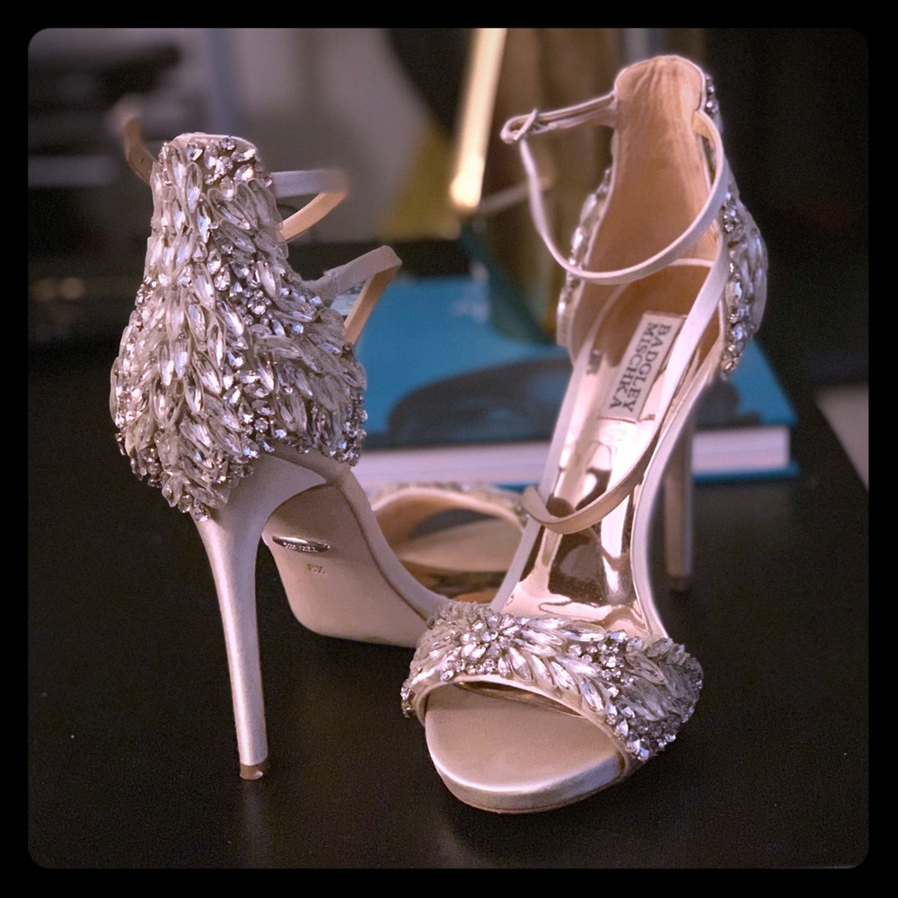 Badgley Mischka  Selena Strappy Sandal Ivory